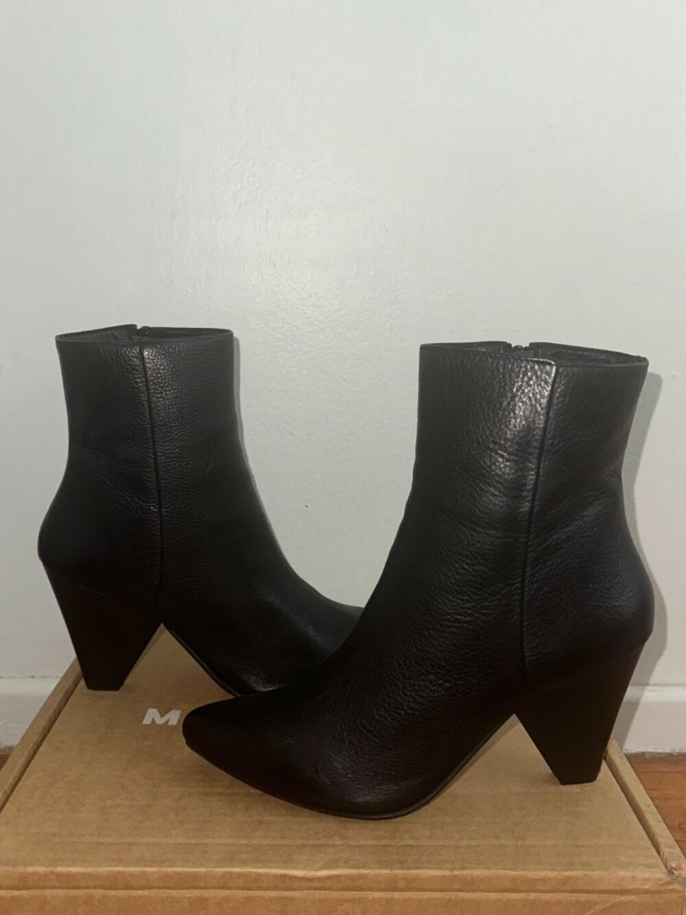 Marcella Leo Ankle Boots Sz 9